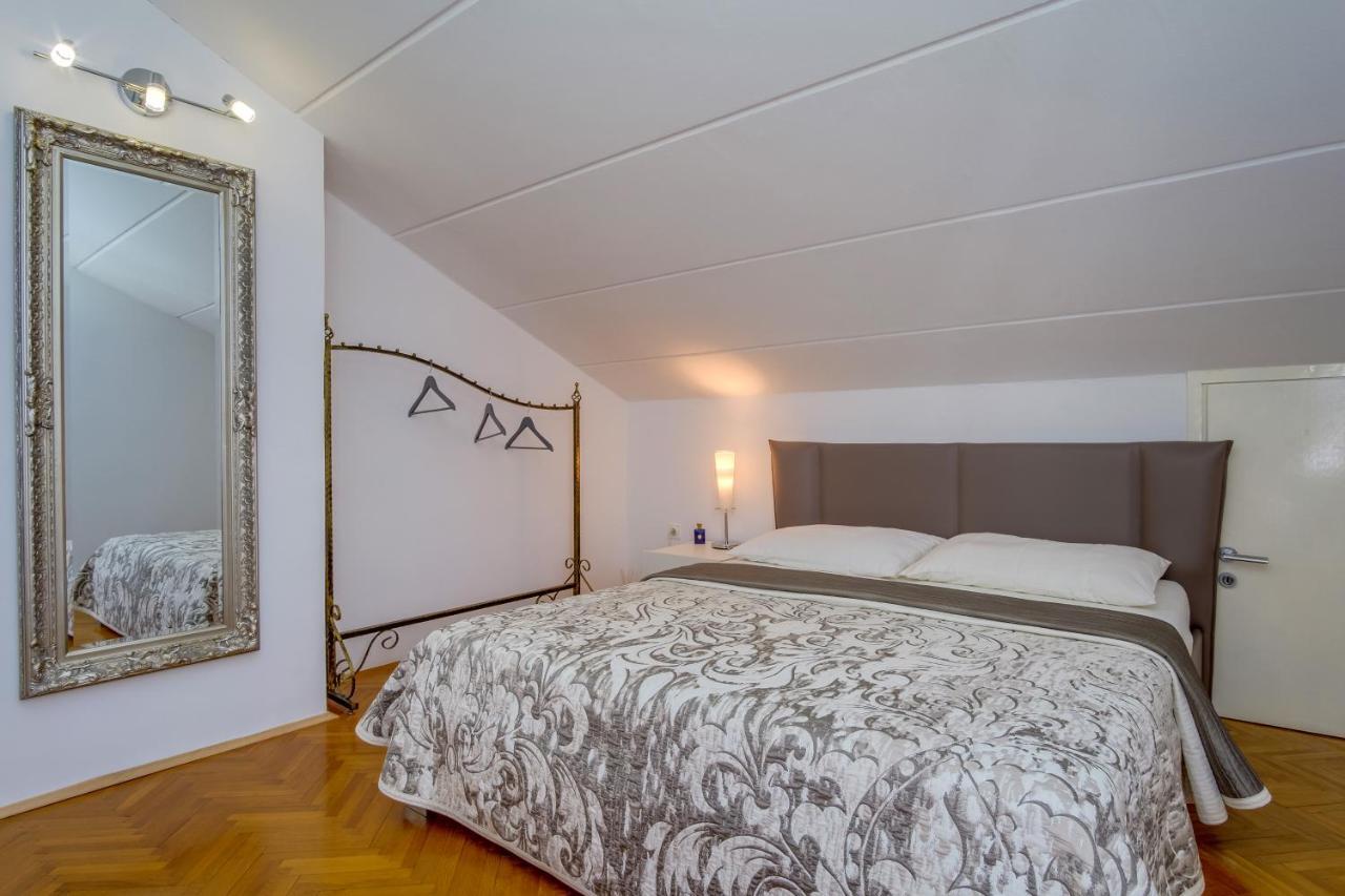 Appartamento Leonida Mali Lošinj Esterno foto