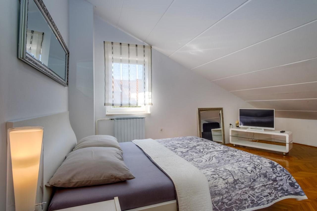 Appartamento Leonida Mali Lošinj Esterno foto
