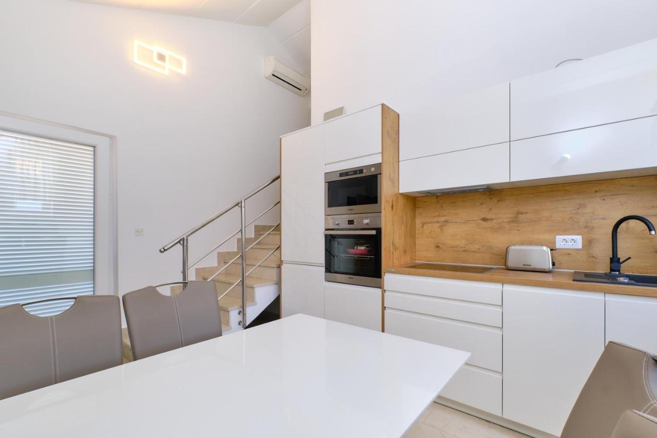 Appartamento Leonida Mali Lošinj Esterno foto
