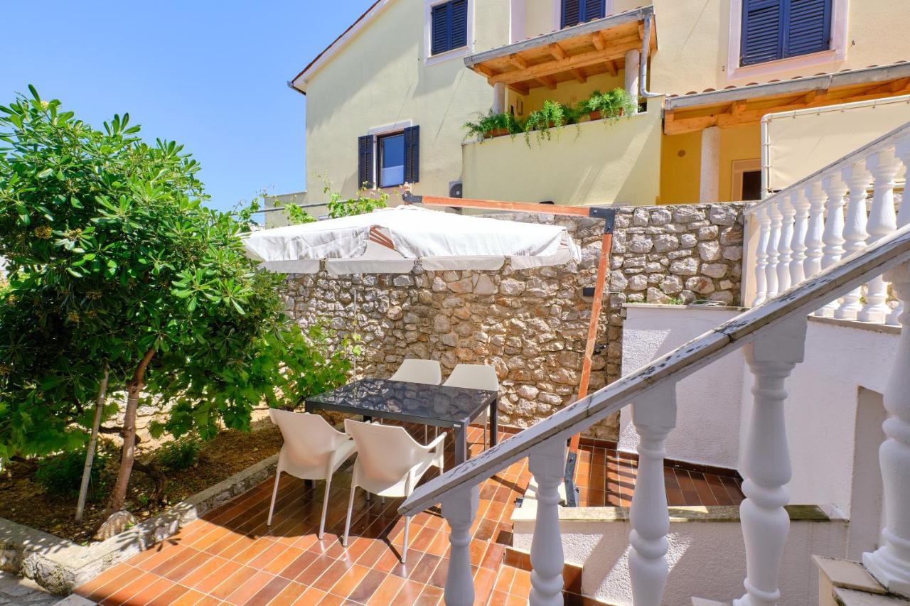 Appartamento Leonida Mali Lošinj Esterno foto