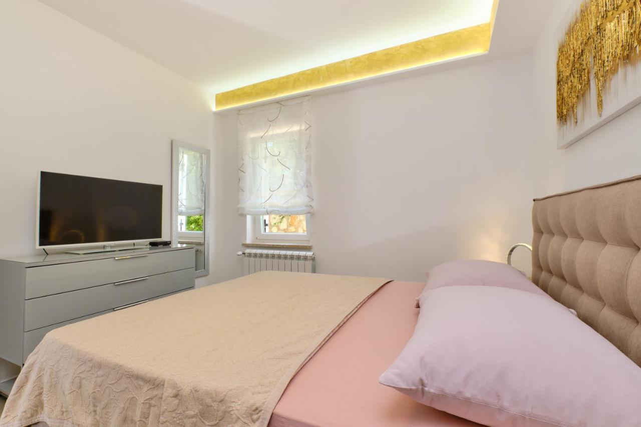 Appartamento Leonida Mali Lošinj Esterno foto